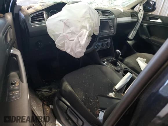 ✅ 2020 Volkswagen Tiguan S • VIN: 3VV0B7AX4LM094515 • Лот: 80071845. Опубликован ранее на Copart с пробегом Не указан. Бесплатный доступ к архиву аукционных продаж из США и подробный отчёт об истории автомобиля на DreamBid. Изображение 8.