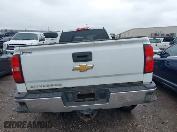 ✅ 2018 Chevrolet Silverado 2500HD Work Truck • VIN: 1GC2CUEG2JZ298724 • Lot: 41429359. Wystawiony na IAAI z przebiegiem Nie podano. Bezpłatny archiwum sprzedaży aukcyjnych z USA i szczegółowy raport historii pojazdu na DreamBid. Zdjęcie 17.