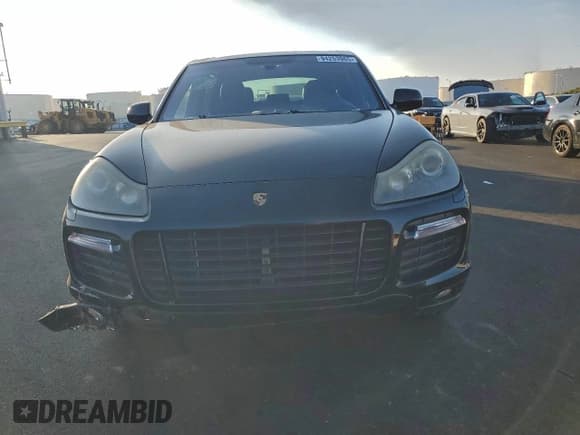 ✅ 2010 Porsche Cayenne GTS • VIN: WP1AD2AP5ALA61391 • Lot: 94253965. Wystawiony na Copart z przebiegiem 166 826 mil. Bezpłatny archiwum sprzedaży aukcyjnych z USA i szczegółowy raport historii pojazdu na DreamBid. Zdjęcie 5.