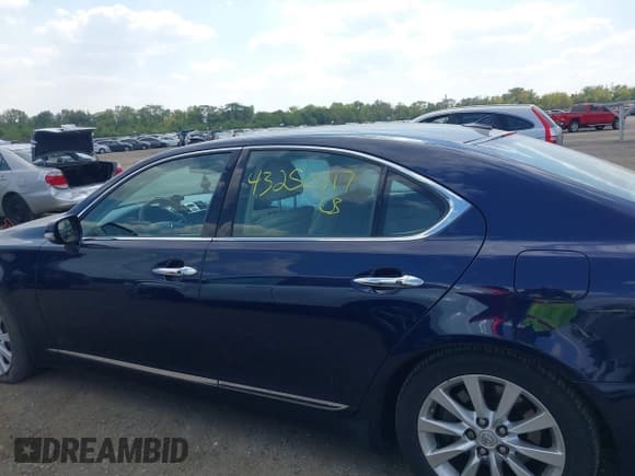 ✅ 2010 Lexus LS 460 • VIN: JTHCL5EF6A5006581 • Лот: 43250317. Опубликован ранее на IAAI с пробегом 162 673 миль. Бесплатный доступ к архиву аукционных продаж из США и подробный отчёт об истории автомобиля на DreamBid. Изображение 14.