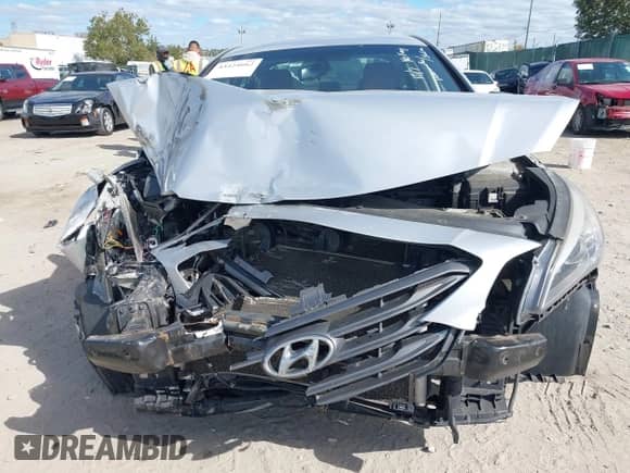 ✅ 2015 Hyundai Sonata Sport • VIN: 5NPE34AF8FH058084 • Lot: 43424662. Wystawiony na IAAI z przebiegiem Nie podano. Bezpłatny archiwum sprzedaży aukcyjnych z USA i szczegółowy raport historii pojazdu na DreamBid. Zdjęcie 11.