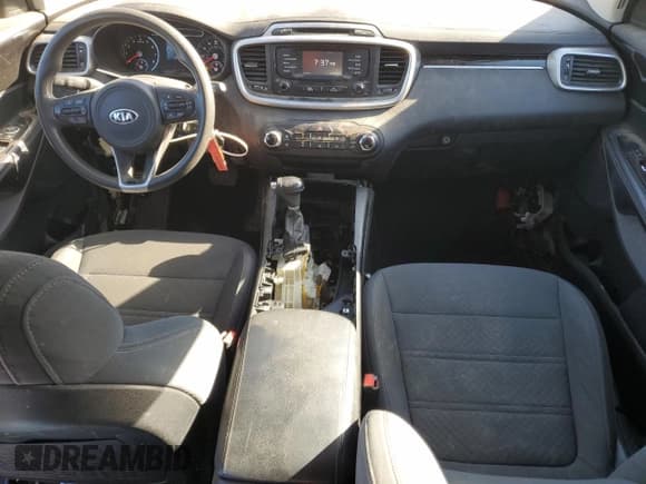 ✅ 2017 Kia Sorento LX • VIN: 5XYPGDA34HG254066 • Lot: 90933885. Listed on Copart with 94,973 mi. Free auction sales archive from the USA and detailed vehicle history report at DreamBid. Image 8.