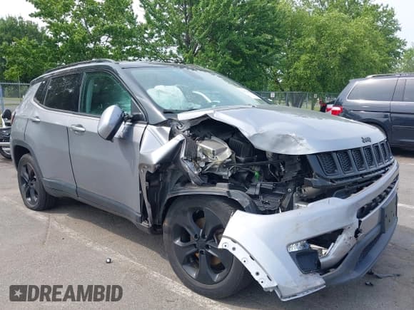 ✅ 2018 Jeep Compass Latitude • VIN: 3C4NJDBB2JT313502 • Lot: 42497008. Listed on IAAI with 125,919 mi. Free auction sales archive from the USA and detailed vehicle history report at DreamBid. Image 6.
