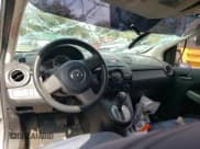 ✅ 2014 Mazda 2 Sport • VIN: JM1DE1KY0E0185671 • Lot: 65857865. Wystawiony na Copart z przebiegiem 123 988 mil. Bezpłatny archiwum sprzedaży aukcyjnych z USA i szczegółowy raport historii pojazdu na DreamBid. Zdjęcie 8.