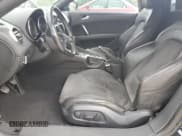 ✅ 2008 Audi TT 3.2L • VIN: TRURD38J381021544 • Lot: 84633055. Wystawiony na Copart z przebiegiem 91 440 mil. Bezpłatny archiwum sprzedaży aukcyjnych z USA i szczegółowy raport historii pojazdu na DreamBid. Zdjęcie 7.