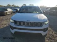 ✅ 2023 Jeep Compass Altitude • VIN: 3C4NJDBN2PT522869 • Lot: 86997995. Wystawiony na Copart z przebiegiem 106 053 mil. Bezpłatny archiwum sprzedaży aukcyjnych z USA i szczegółowy raport historii pojazdu na DreamBid. Zdjęcie 5.