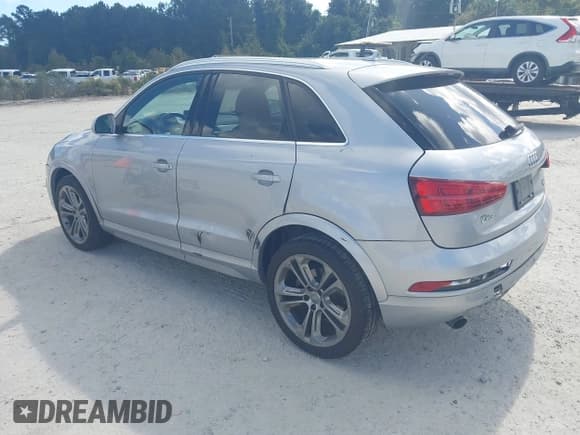 ✅ 2016 Audi Q3 Premium Plus • VIN: WA1EFCFS9GR017877 • Lot: 43387003. Listed on IAAI with 136,745 mi. Free auction sales archive from the USA and detailed vehicle history report at DreamBid. Image 3.