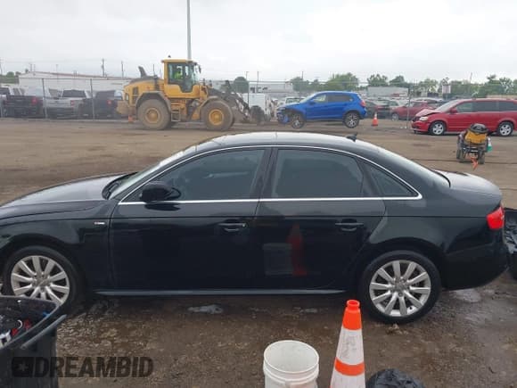 ✅ 2015 Audi A4 Premium • VIN: WAUAFAFL2FN008328 • Лот: 42573075. Опубликован ранее на IAAI с пробегом 99 154 миль. Бесплатный доступ к архиву аукционных продаж из США и подробный отчёт об истории автомобиля на DreamBid. Изображение 15.
