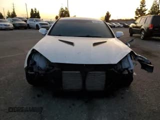 ✅ 2015 Hyundai Genesis Coupe Ultimate • VIN: KMHHU6KJ7FU123579 • Lot: 86617434. Wystawiony na Copart z przebiegiem 88 989 mil. Bezpłatny archiwum sprzedaży aukcyjnych z USA i szczegółowy raport historii pojazdu na DreamBid. Zdjęcie 5.