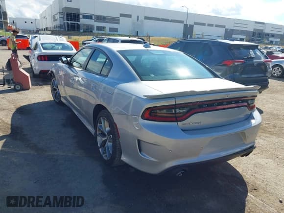 ✅ 2023 Dodge Charger GT • VIN: 2C3CDXHG5PH611776 • Lot: 43300577. Wystawiony na IAAI z przebiegiem 61 574 mil. Bezpłatny archiwum sprzedaży aukcyjnych z USA i szczegółowy raport historii pojazdu na DreamBid. Zdjęcie 3.