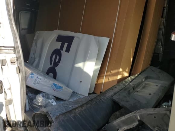 ✅ 2021 Ford Transit • VIN: 1FTRS4XG1MKA15984 • Лот: 41448555. Опубликован ранее на Copart с пробегом 59 264 миль. Бесплатный доступ к архиву аукционных продаж из США и подробный отчёт об истории автомобиля на DreamBid. Изображение 13.