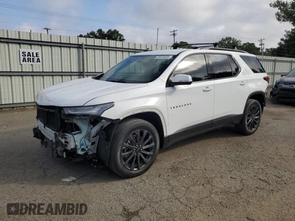 ✅ 2022 Chevrolet Traverse RS • VIN: 1GNERJKW9NJ187685 • Lot: 55070595. Wystawiony na Copart z przebiegiem 56 857 mil. Bezpłatny archiwum sprzedaży aukcyjnych z USA i szczegółowy raport historii pojazdu na DreamBid. Zdjęcie 1.