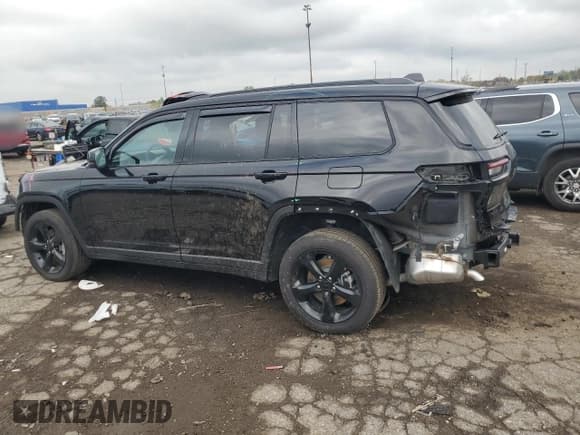 ✅ 2025 Jeep Grand Cherokee Laredo • VIN: 1C4RJKAG7S8675201 • Lot: 82066365. Wystawiony na Copart z przebiegiem 4 894 mil. Bezpłatny archiwum sprzedaży aukcyjnych z USA i szczegółowy raport historii pojazdu na DreamBid. Zdjęcie 2.