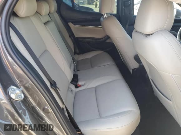 ✅ 2019 Mazda 3 • VIN: JM1BPBJMXK1123383 • Лот: 62372965. Опубликован ранее на Copart с пробегом 57 103 миль. Бесплатный доступ к архиву аукционных продаж из США и подробный отчёт об истории автомобиля на DreamBid. Изображение 10.