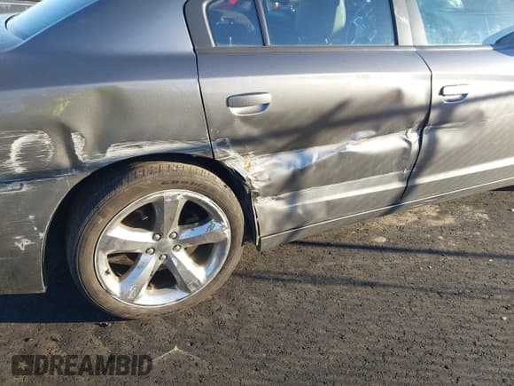 ✅ 2011 Dodge Charger SE • VIN: 2B3CL3CGXBH550756 • Лот: 43560200. Опубликован ранее на IAAI с пробегом 111 447 миль. Бесплатный доступ к архиву аукционных продаж из США и подробный отчёт об истории автомобиля на DreamBid. Изображение 6.