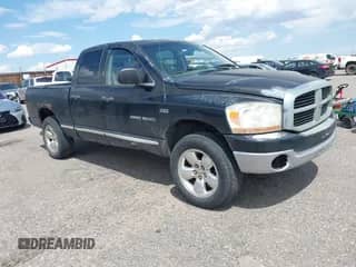 2006 Dodge 1500 SLT z VIN 1D7HU18246S512382, wystawiony jako IAAI lot #42641386 z przebiegiem 159 068 mil mil oraz . Historia ofert i sprzedaży dostępna na DreamBid. Obrazek 1.
