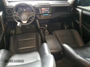 ✅ 2017 Toyota RAV4 Limited • VIN: 2T3YFREV0HW372858 • Lot: 69582055. Wystawiony na Copart z przebiegiem 105 967 mil. Bezpłatny archiwum sprzedaży aukcyjnych z USA i szczegółowy raport historii pojazdu na DreamBid. Zdjęcie 8.