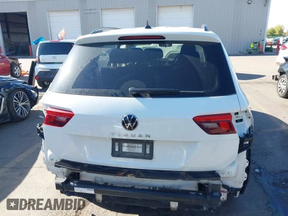 ✅ 2023 Volkswagen Tiguan S • VIN: 3VVRB7AX1PM128990 • Лот: 43442329. Опубликован ранее на IAAI с пробегом 32 228 миль. Бесплатный доступ к архиву аукционных продаж из США и подробный отчёт об истории автомобиля на DreamBid. Изображение 17.