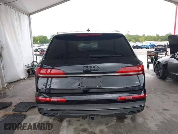 ✅ 2021 Audi Q7 Premium Plus • VIN: WA1LXAF7XMD040517 • Lot: 41990685. Listed on IAAI with 23,325 mi. Free auction sales archive from the USA and detailed vehicle history report at DreamBid. Image 17.