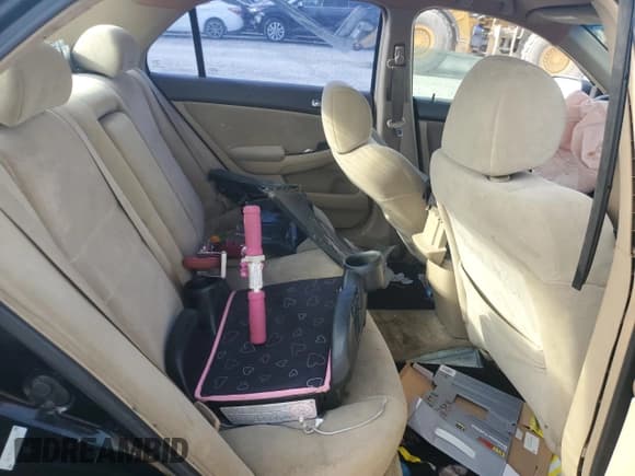 ✅ 2004 Honda Accord LX • VIN: 1HGCM56484A046220 • Лот: 92091965. Опубликован ранее на Copart с пробегом Не указан. Бесплатный доступ к архиву аукционных продаж из США и подробный отчёт об истории автомобиля на DreamBid. Изображение 10.