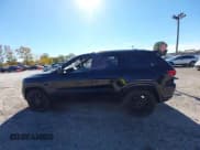✅ 2018 Jeep Grand Cherokee Altitude • VIN: 1C4RJFAG1JC138570 • Lot: 43538168. Wystawiony na IAAI z przebiegiem 173 818 mil. Bezpłatny archiwum sprzedaży aukcyjnych z USA i szczegółowy raport historii pojazdu na DreamBid. Zdjęcie 14.