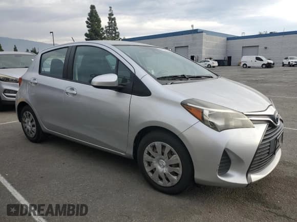 ✅ 2017 Toyota Yaris L • VIN: VNKKTUD38HA077420 • Lot: 92651475. Wystawiony na Copart z przebiegiem 125 390 mil. Bezpłatny archiwum sprzedaży aukcyjnych z USA i szczegółowy raport historii pojazdu na DreamBid. Zdjęcie 4.