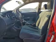 ✅ 2010 Nissan Versa S • VIN: 3N1BC1AP5AL378792 • Lot: 94380585. Wystawiony na Copart z przebiegiem 254 306 mil. Bezpłatny archiwum sprzedaży aukcyjnych z USA i szczegółowy raport historii pojazdu na DreamBid. Zdjęcie 7.