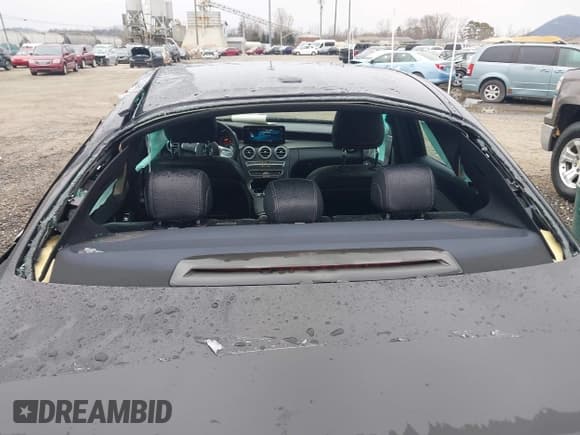 ✅ 2019 Mercedes-Benz C 43 AMG • VIN: 55SWF6EB9KU291767 • Lot: 41584111. Wystawiony na IAAI z przebiegiem 77 740 mil. Bezpłatny archiwum sprzedaży aukcyjnych z USA i szczegółowy raport historii pojazdu na DreamBid. Zdjęcie 18.