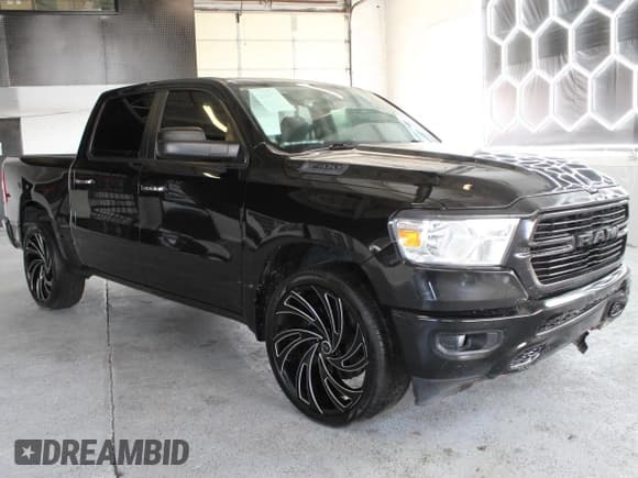 ✅ 2019 Ram 1500 Big Horn • VIN: 1C6SRFFT3KN780768 • Лот: 61041775. Опубликован ранее на Copart с пробегом 93 415 миль. Бесплатный доступ к архиву аукционных продаж из США и подробный отчёт об истории автомобиля на DreamBid. Изображение 1.