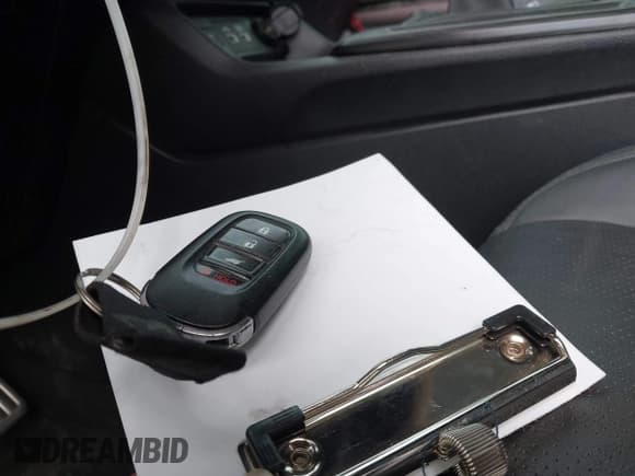 ✅ 2024 Honda Civic Sport Touring • VIN: 19XFL1G80RE001267 • Lot: 42986723. Wystawiony na IAAI z przebiegiem 9 601 mil. Bezpłatny archiwum sprzedaży aukcyjnych z USA i szczegółowy raport historii pojazdu na DreamBid. Zdjęcie 11.