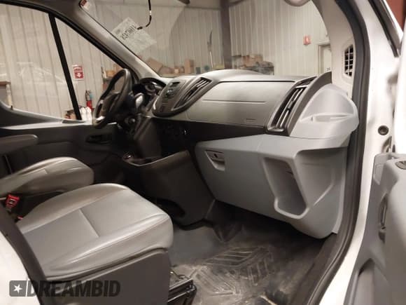 ✅ 2019 Ford Transit Passenger XL • VIN: 1FMZK1CM8KKA27343 • Lot: 41607428. Listed on IAAI with 110,797 mi. Free auction sales archive from the USA and detailed vehicle history report at DreamBid. Image 5.