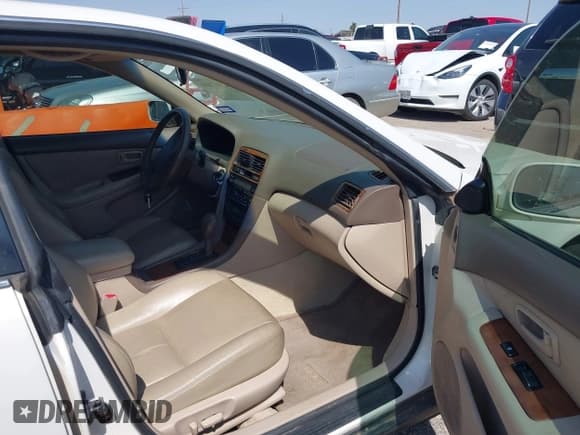 ✅ 1999 Lexus ES 300 • VIN: JT8BF28GXX0200106 • Lot: 42967608. Listed on IAAI with 102,149 mi. Free auction sales archive from the USA and detailed vehicle history report at DreamBid. Image 5.