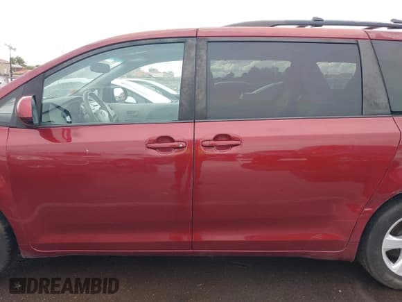 ✅ 2012 Toyota Sienna LE • VIN: 5TDKK3DC5CS207638 • Lot: 43740141. Listed on IAAI with 182,721 mi. Free auction sales archive from the USA and detailed vehicle history report at DreamBid. Image 15.