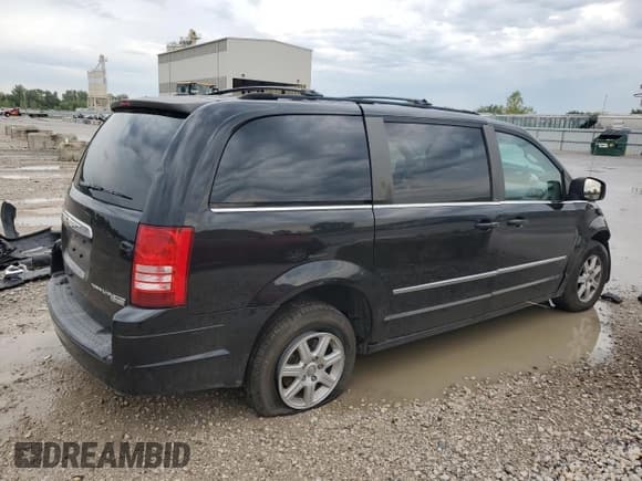 ✅ 2010 Chrysler Town & Country Touring Plus • VIN: 2A4RR8D15AR393736 • Lot: 81269565. Wystawiony na Copart z przebiegiem 177 857 mil. Bezpłatny archiwum sprzedaży aukcyjnych z USA i szczegółowy raport historii pojazdu na DreamBid. Zdjęcie 3.