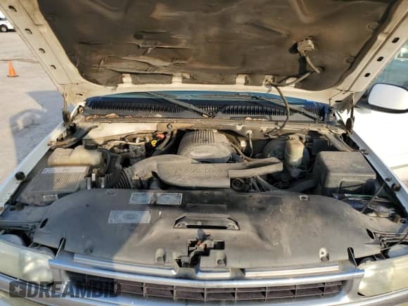 2002 Chevrolet Suburban LT z VIN 3GNEC16Z02G352915, wystawiony jako Copart lot #79873044 z przebiegiem 350 290 mil mil oraz Czysty tytuł • Clean title. Historia ofert i sprzedaży dostępna na DreamBid. Obrazek 12.