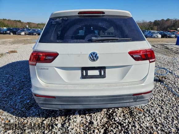 ✅ 2019 Volkswagen Tiguan S • VIN: 3VV1B7AX1KM015417 • Lot: 95194405. Listed on Copart with 55,973 mi. Free auction sales archive from the USA and detailed vehicle history report at DreamBid. Image 6.