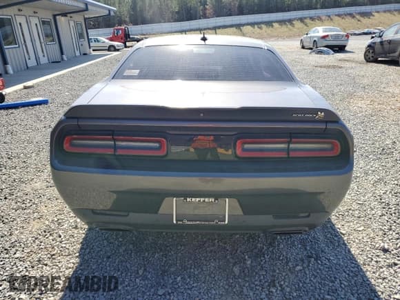 ✅ 2020 Dodge Challenger R/T Scat Pack • VIN: 2C3CDZFJ4LH123391 • Lot: 43876154. Wystawiony na Copart z przebiegiem 27 074 mil. Bezpłatny archiwum sprzedaży aukcyjnych z USA i szczegółowy raport historii pojazdu na DreamBid. Zdjęcie 6.