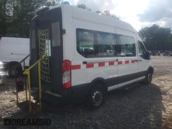 ✅ 2019 Ford Transit Passenger XL • VIN: 1FBAX2XM6KKB84733 • Lot: 84629655. Wystawiony na Copart z przebiegiem 145 446 mil. Bezpłatny archiwum sprzedaży aukcyjnych z USA i szczegółowy raport historii pojazdu na DreamBid. Zdjęcie 3.