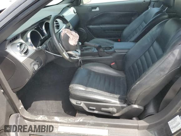 ✅ 2009 Ford Mustang GT • VIN: 1ZVHT85H995134171 • Lot: 71927785. Wystawiony na Copart z przebiegiem 165 825 mil. Bezpłatny archiwum sprzedaży aukcyjnych z USA i szczegółowy raport historii pojazdu na DreamBid. Zdjęcie 7.