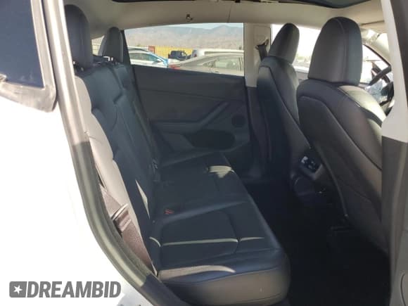 ✅ 2023 Tesla Model Y Long Range • VIN: 7SAYGDEE0PA110021 • Lot: 80511615. Wystawiony na Copart z przebiegiem 55 135 mil. Bezpłatny archiwum sprzedaży aukcyjnych z USA i szczegółowy raport historii pojazdu na DreamBid. Zdjęcie 11.