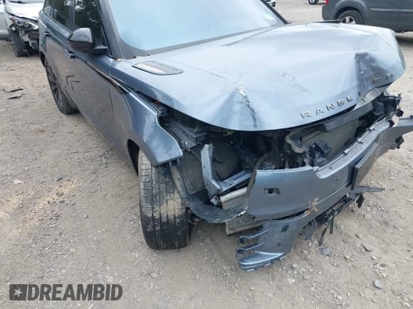 ✅ 2018 Land Rover Range Rover Velar R-Dynamic SE • VIN: SALYL2RX0JA749567 • Лот: 43235546. Опубликован ранее на IAAI с пробегом 73 874 миль. Бесплатный доступ к архиву аукционных продаж из США и подробный отчёт об истории автомобиля на DreamBid. Изображение 18.