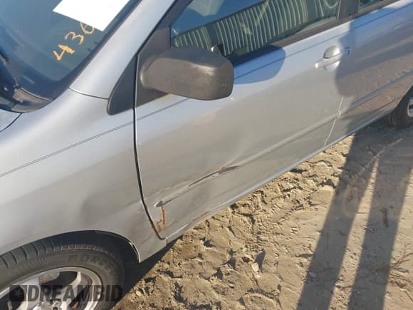 ✅ 2006 Toyota Corolla S • VIN: 1NXBR32EX6Z701134 • Lot: 43628689. Wystawiony na IAAI z przebiegiem 263 792 mil. Bezpłatny archiwum sprzedaży aukcyjnych z USA i szczegółowy raport historii pojazdu na DreamBid. Zdjęcie 13.