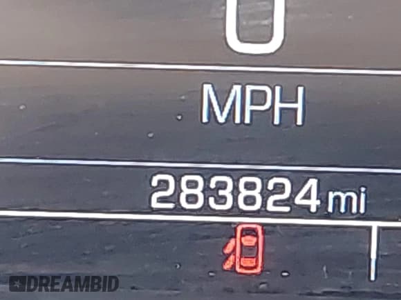 ✅ 2018 Chevrolet Silverado 1500 LTZ • VIN: 3GCUKSEC7JG524947 • Lot: 43211248. Wystawiony na IAAI z przebiegiem 283 824 mil. Bezpłatny archiwum sprzedaży aukcyjnych z USA i szczegółowy raport historii pojazdu na DreamBid. Zdjęcie 15.