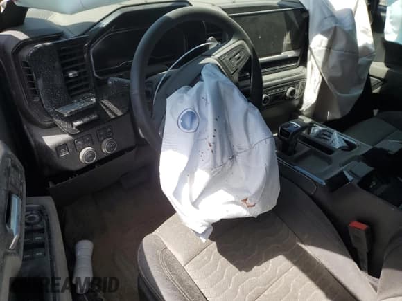 ✅ 2025 Chevrolet Silverado 1500 • VIN: 3GCUKHE86SG111563 • Лот: 42922455. Опубликован ранее на Copart с пробегом Не указан. Бесплатный доступ к архиву аукционных продаж из США и подробный отчёт об истории автомобиля на DreamBid. Изображение 8.