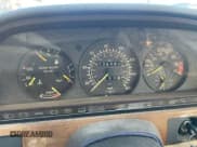 ✅ 1991 Mercedes-Benz 420 SEL • VIN: WDBCA35E1MA597903 • Lot: 84293925. Listed on Copart with 138,434 mi. Free auction sales archive from the USA and detailed vehicle history report at DreamBid. Image 8.