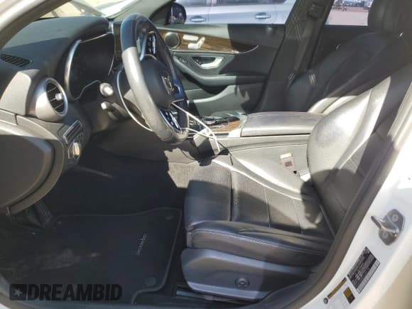 ✅ 2019 Mercedes-Benz C 300 • VIN: 55SWF8EB8KU299175 • Lot: 82463115. Listed on Copart with 68,916 mi. Free auction sales archive from the USA and detailed vehicle history report at DreamBid. Image 7.
