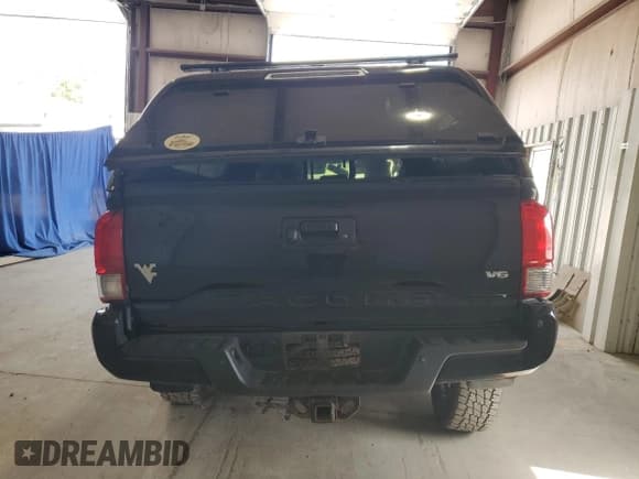 ✅ 2017 Toyota Tacoma SR5 • VIN: 3TMDZ5BN1HM015502 • Lot: 81901835. Wystawiony na Copart z przebiegiem 73 905 mil. Bezpłatny archiwum sprzedaży aukcyjnych z USA i szczegółowy raport historii pojazdu na DreamBid. Zdjęcie 6.