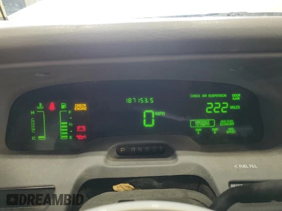 ✅ 2001 Mercury Grand Marquis LS • VIN: 2MEFM75W81X603977 • Лот: 64108865. Опубликован ранее на Copart с пробегом 187 153 миль. Бесплатный доступ к архиву аукционных продаж из США и подробный отчёт об истории автомобиля на DreamBid. Изображение 9.