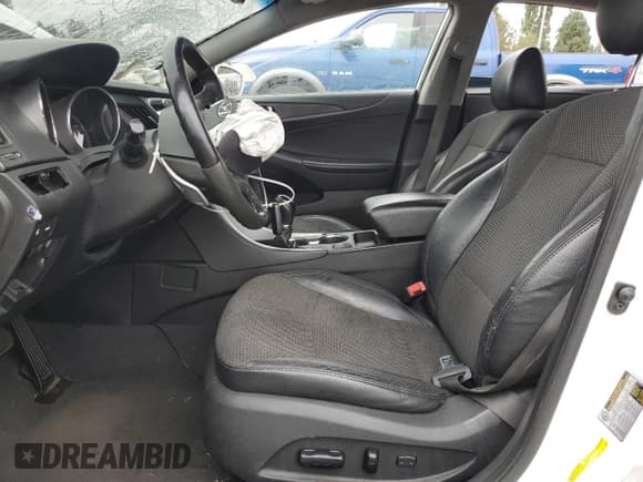 ✅ 2013 Hyundai Sonata SE • VIN: 5NPEC4AB1DH567167 • Lot: 71386204. Wystawiony na Copart z przebiegiem 209 527 mil. Bezpłatny archiwum sprzedaży aukcyjnych z USA i szczegółowy raport historii pojazdu na DreamBid. Zdjęcie 7.