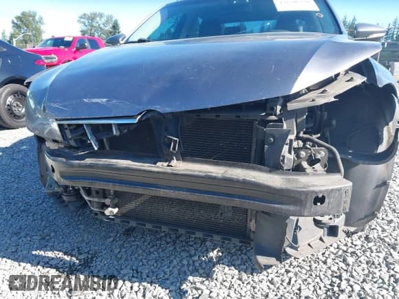 ✅ 2012 Volkswagen Passat SE • VIN: 1VWBN7A3XCC016248 • Lot: 42630358. Listed on IAAI with 227,528 mi. Free auction sales archive from the USA and detailed vehicle history report at DreamBid. Image 6.